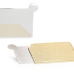 Échantillon de miroir de poche dans un étui
