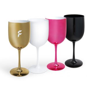 Verres à vin en plastique