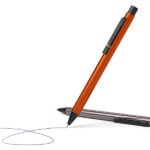 Échantillon de stylo à bille en métal avec zone de préhension striée