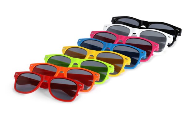 Lunettes de soleil en matériaux recyclés