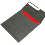 Enveloppes carrées, autocollantes