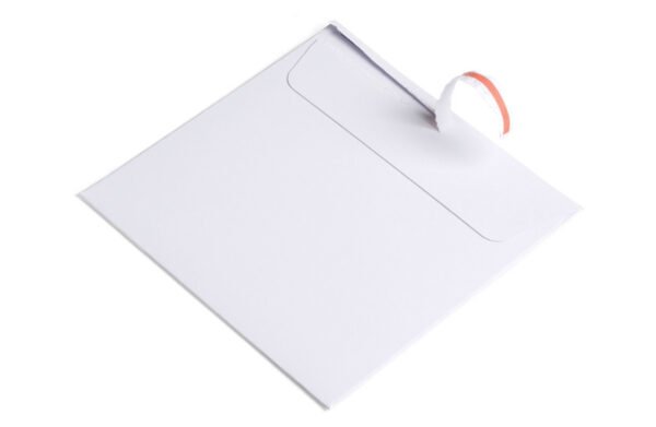 Enveloppes carrées, autocollantes