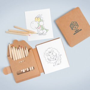 Échantillon de jeu de crayons de couleur avec livre de coloriage