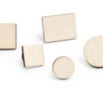 Échantillon de pin’s en bois