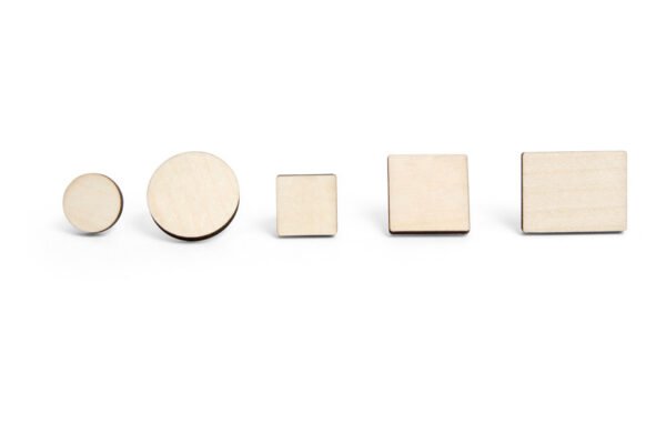 Échantillon de pin’s en bois
