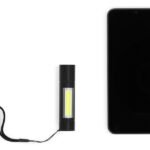 Échantillon de mini lampe de poche rechargeable
