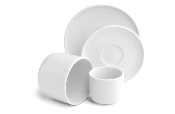 Échantillon de tasse sans anse avec soucoupe