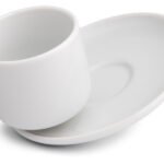Échantillon de tasse sans anse avec soucoupe