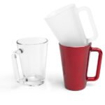 Échantillon de verre à vin chaud moderne