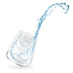 Échantillon de verre à eau moderne