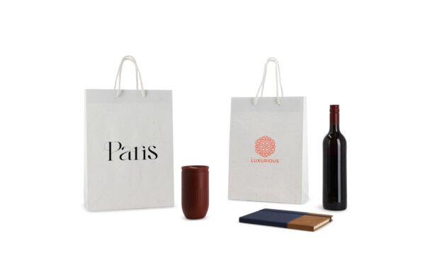 Sacs en papier avec cordon en papier tressé
