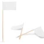 Piques avec drapeaux