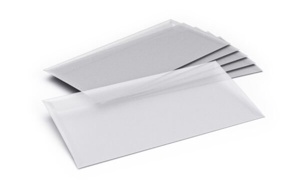 Enveloppes autocollantes non imprimées et sans fenêtre