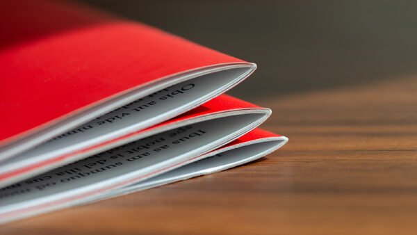 Magazines avec reliure par agrafage (écologiques et naturels)