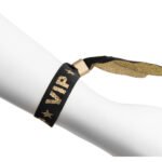 Bracelets d&rsquo;accès en tissu, tissés avec couleurs à effet métallisé