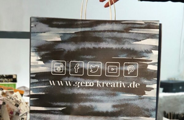 Sacs en papier avec cordon en papier, entièrement imprimables