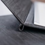 Protège-menus à pince