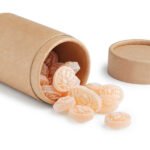 Sucreries dans des boîtes en papier