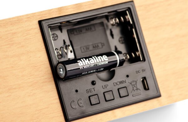 Horloges de table avec chargeur sans fil