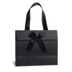 Sacs cadeaux avec ruban en satin