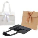 Sacs cadeaux avec ruban en satin
